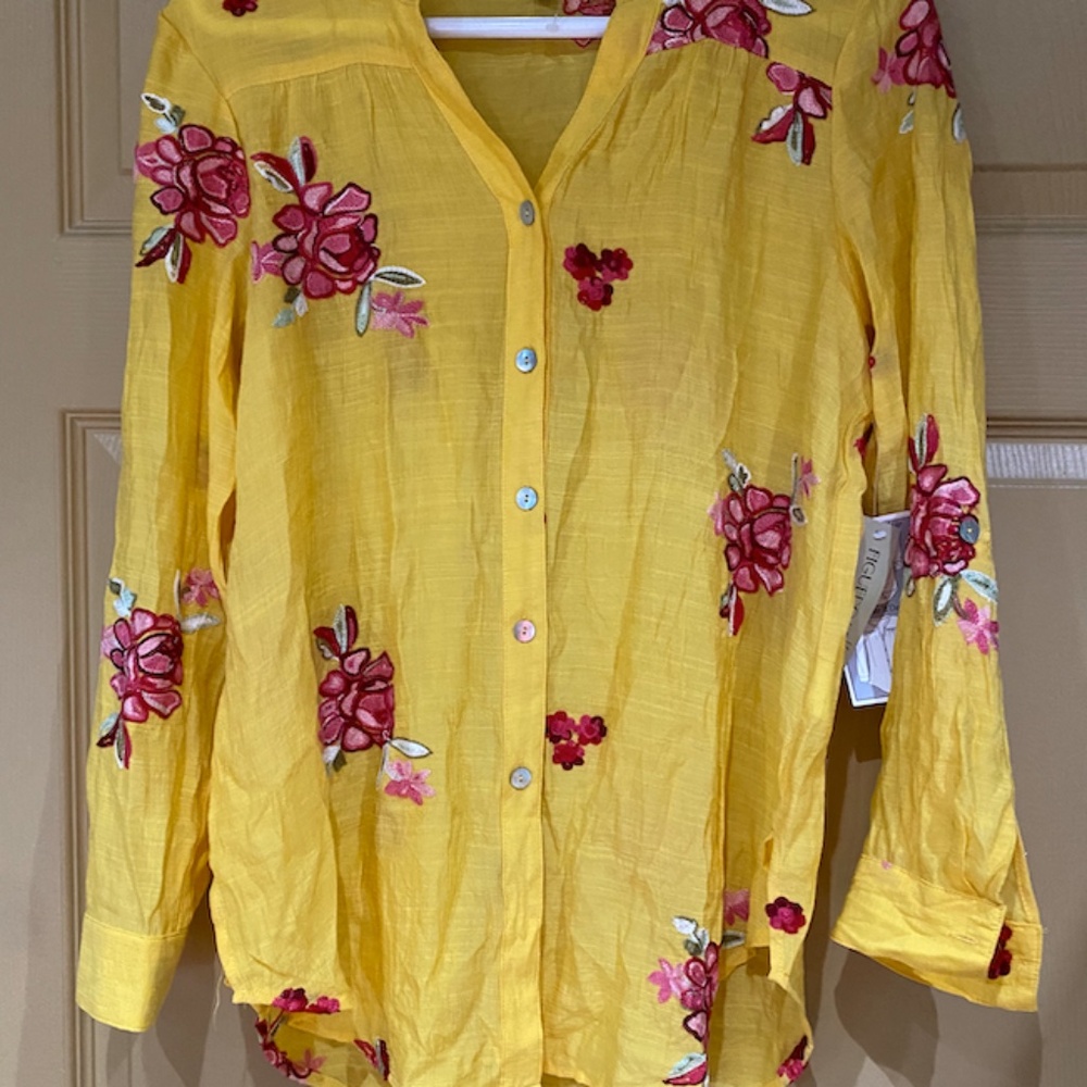 NWT Fig & Flower Mustard Yellow Floral top size S